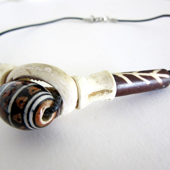 Bone Shell Bead Choker - Leather Thong - Necklace - Picture 3 of 5